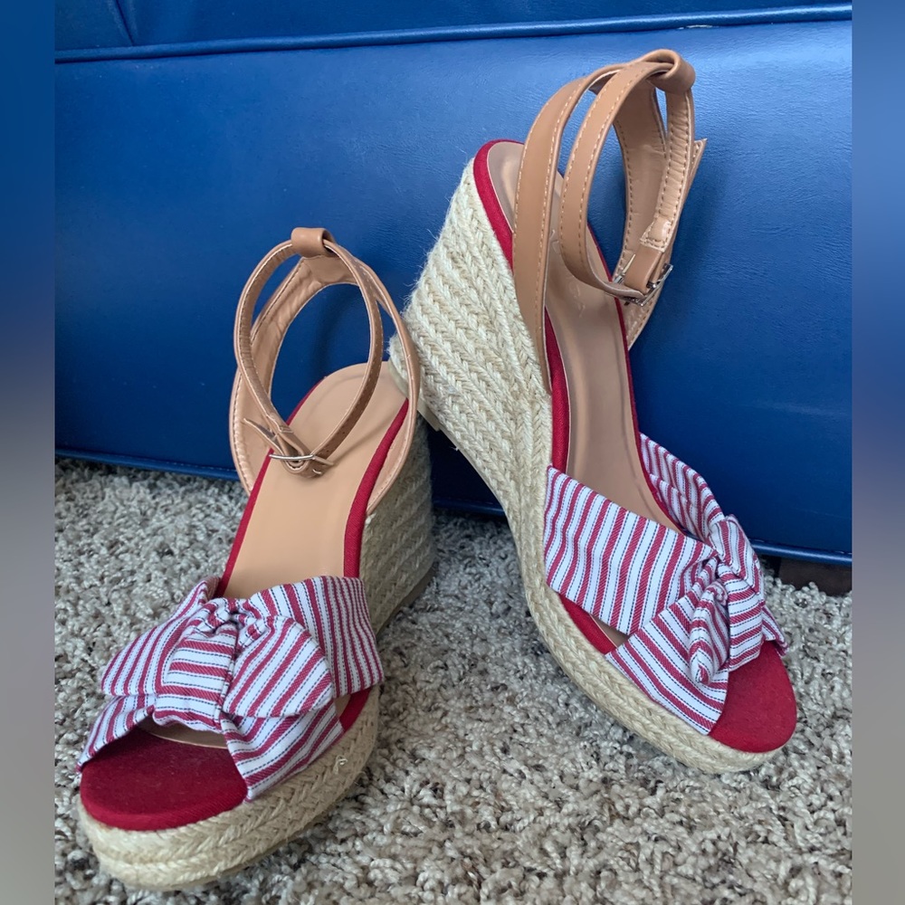 NEW NAUTICA Wedges Striped Red And White Canvas Fabric Ankle Strap Front Bow